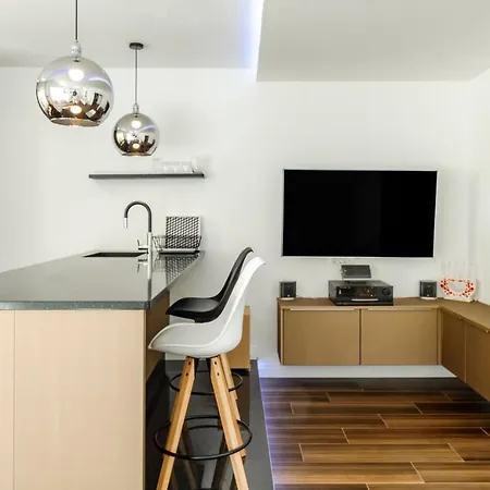 Luxury Apartman Martinis With Pool *